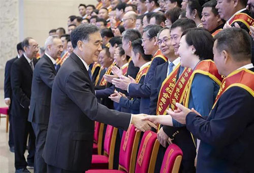 俏牌董事長張之一被評為優(yōu)秀中國特色社會(huì)主義事業(yè)建設(shè)者